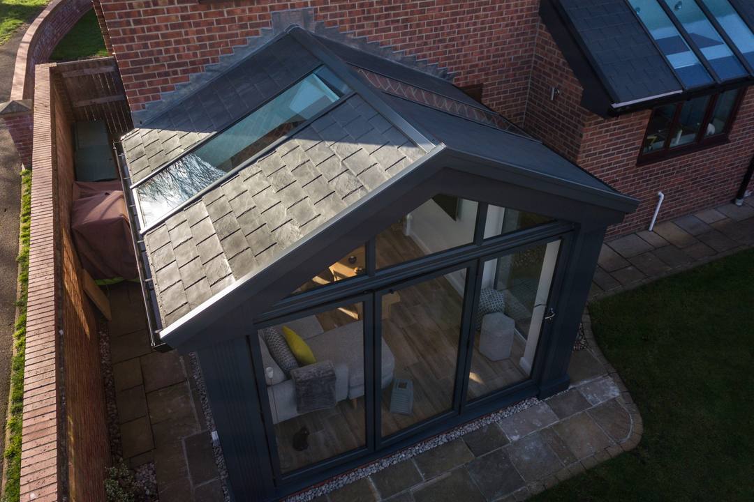 Modern single-storey extension after the Alpine transformation